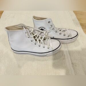 Chuck Taylor Converse Classic White High-Tops leather